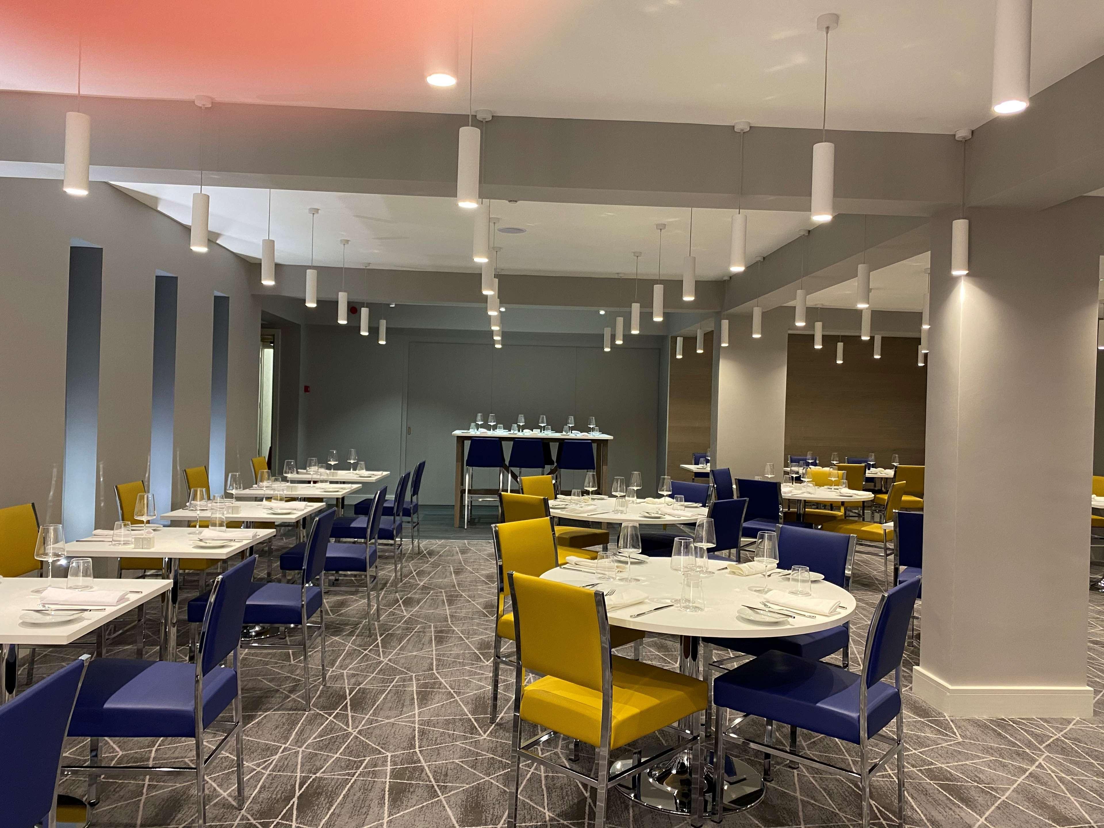 Best Western Premier Heronston Hotel & Spa 브리젠드 외부 사진