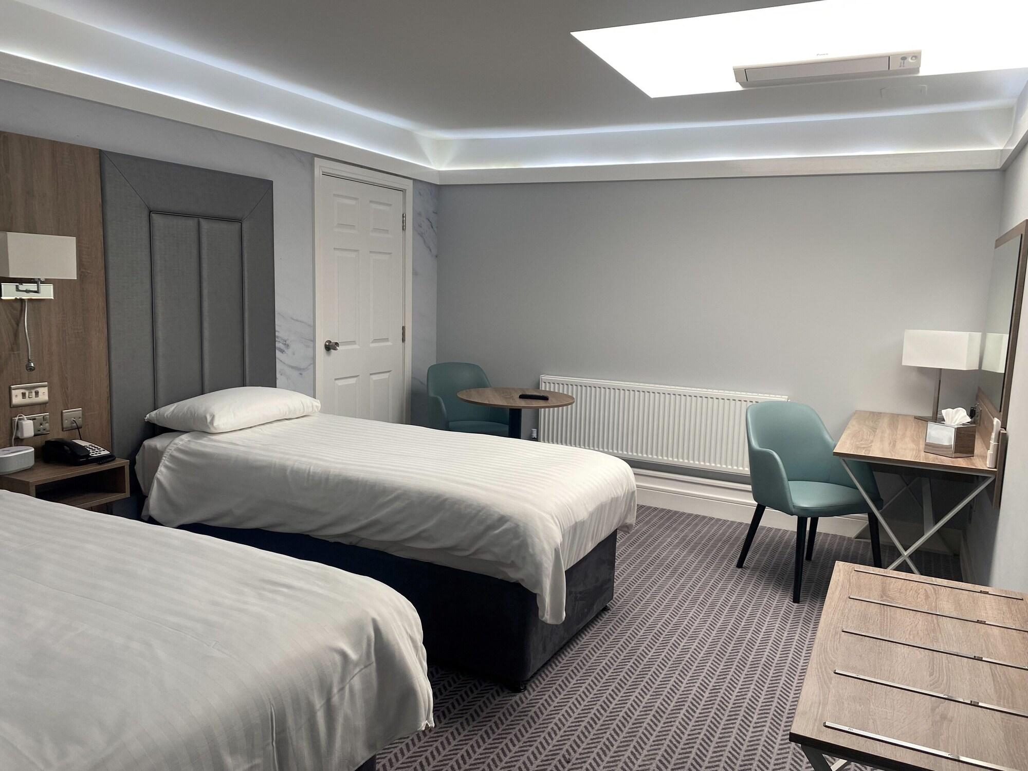 Best Western Premier Heronston Hotel & Spa 브리젠드 외부 사진
