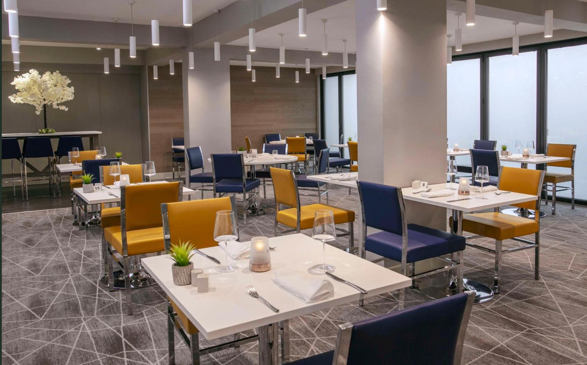 Best Western Premier Heronston Hotel & Spa 브리젠드 외부 사진