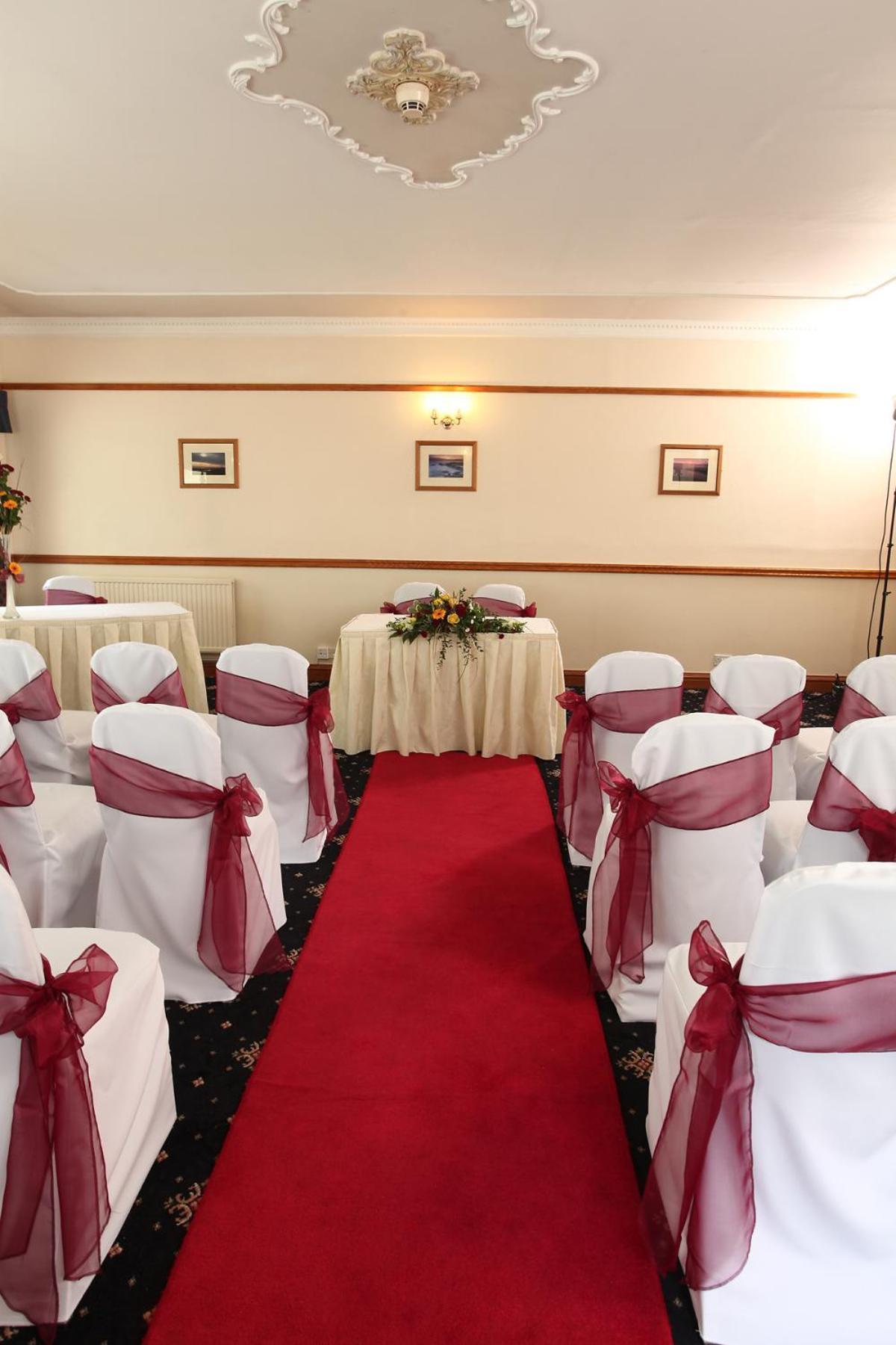 Best Western Premier Heronston Hotel & Spa 브리젠드 시설 사진