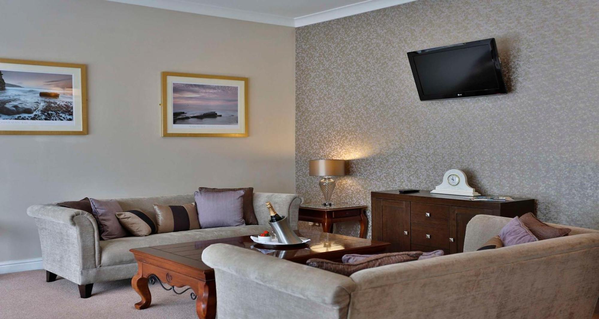 Best Western Premier Heronston Hotel & Spa 브리젠드 외부 사진
